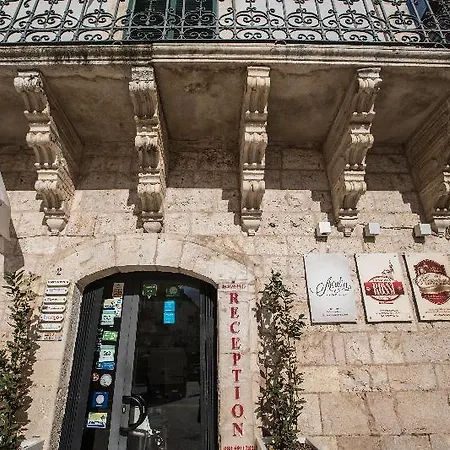 Dimora Rossi Hotel 3*